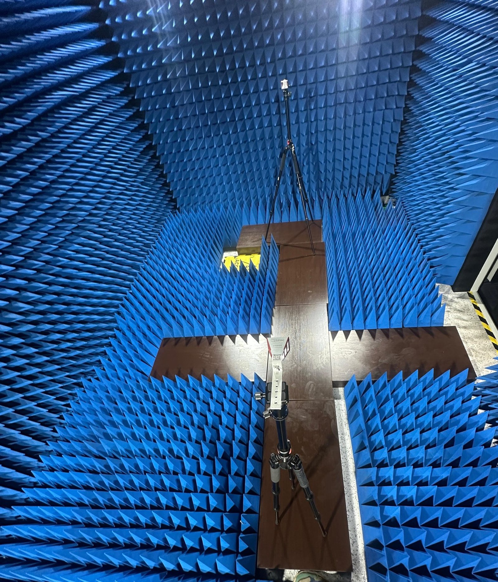 Antenna test chamber